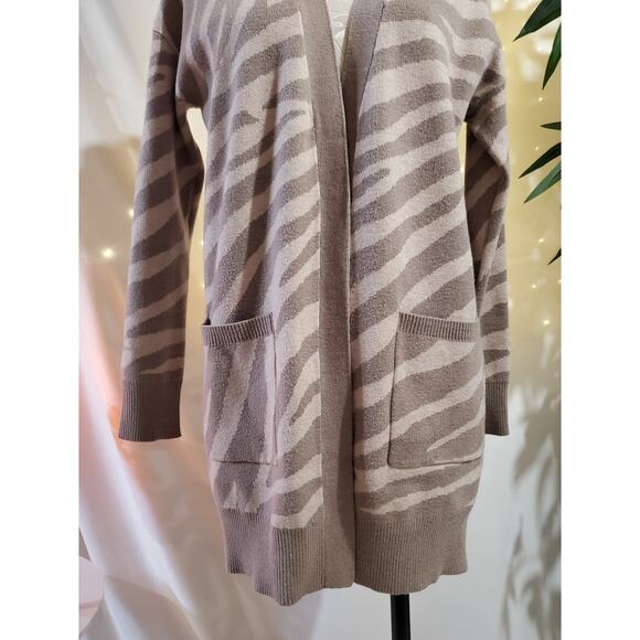 Cupcakes and Cashmere Tan Animal Print Long Open Cardigan Sweater Womens Size S - Picture 5 of 8